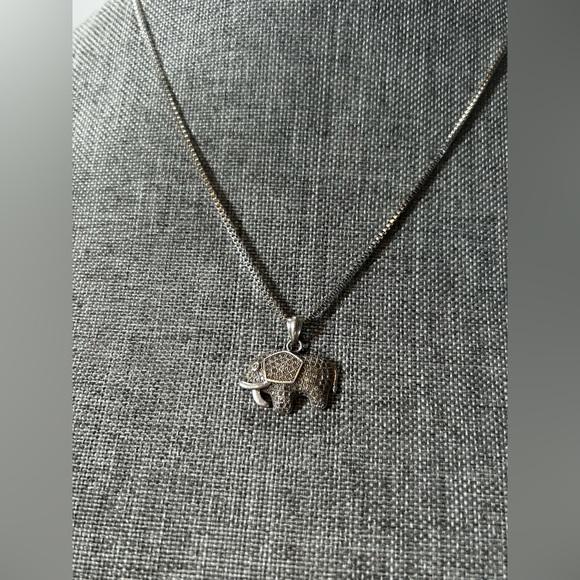925 Sterling Silver Marcasite Asian Elephant Pendant and Chain - Picture 5 of 12